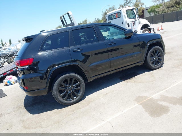 1C4RJFAG1JC477667 Jeep Grand Cherokee Altitude 4x4