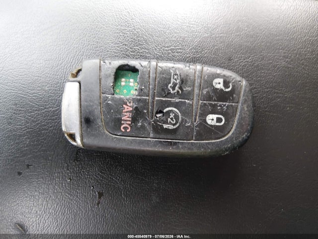 45540979 :رقم المزاد ، 1C3CCCCB4FN603309 vin ، 2015 Chrysler 200 C مزاد بيع