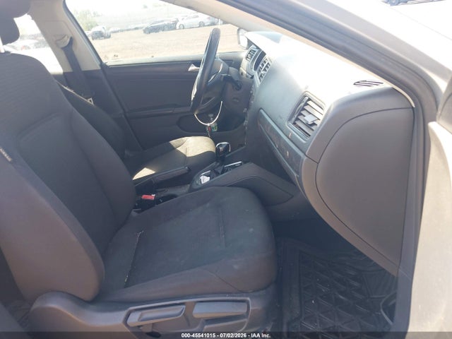 Продаж на аукціоні авто 2015 Volkswagen Jetta 2.0l S, vin: 3VW2K7AJ7FM220726, номер лоту: 45541015