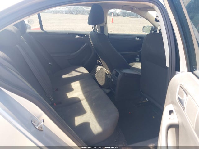 Продаж на аукціоні авто 2015 Volkswagen Jetta 2.0l S, vin: 3VW2K7AJ7FM220726, номер лоту: 45541015
