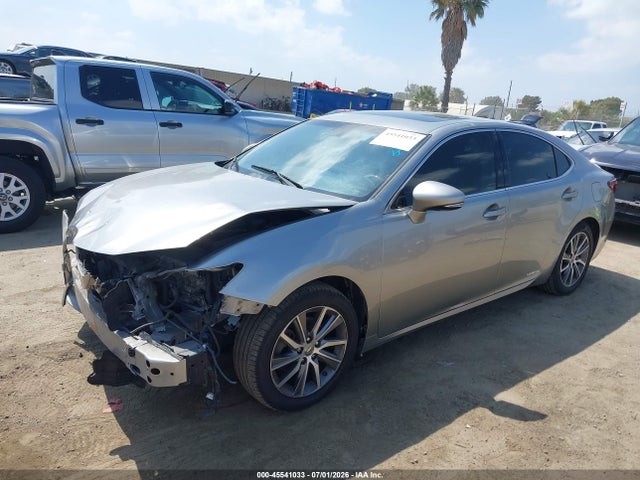 JTHBW1GG7G2104885 Lexus ES 300H