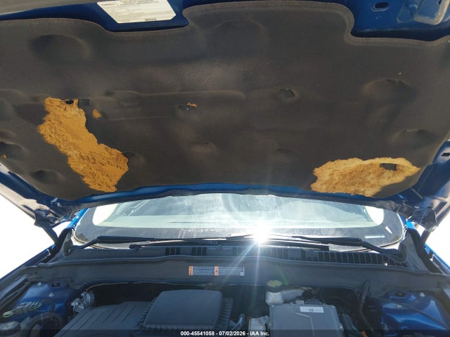 3FA6P0UU1JR122070 Ford Fusion Hybrid S
