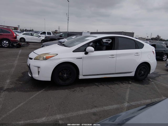 Toyota Prius Two 2015 JTDKN3DU1F1911014 Image 14
