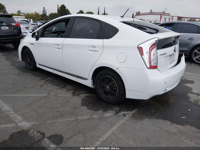 Toyota Prius Two 2015 JTDKN3DU1F1911014 Image 3