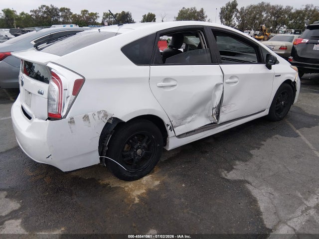 Toyota Prius Two 2015 JTDKN3DU1F1911014 Image 4