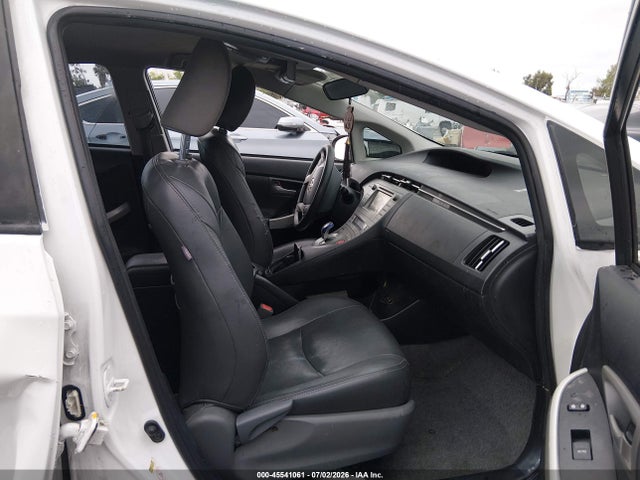 Toyota Prius Two 2015 JTDKN3DU1F1911014 Image 5