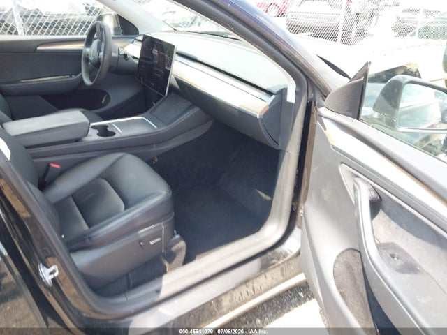 Продаж на аукціоні авто 2023 Tesla Model Y Awd/long Range Dual Motor All-wheel Drive, vin: 7SAYGDEE1PA183186, номер лоту: 45541079