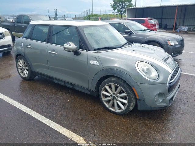 45541167 :رقم المزاد ، WMWXU3C56G2D28002 vin ، 2016 Mini Hardtop Cooper S مزاد بيع