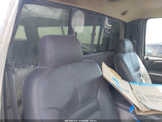 45541219 :رقم المزاد ، 3B7KF26621M505356 vin ، 2001 Dodge Ram 2500 St مزاد بيع