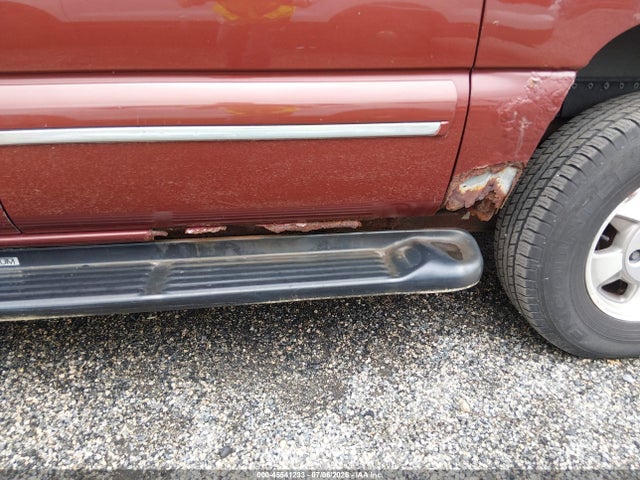 2000 Chevrolet Suburban K1500 მანქანა იყიდება აუქციონზე, vin: 3GNFK16T0YG200385, აუქციონის ნომერი: 45541233