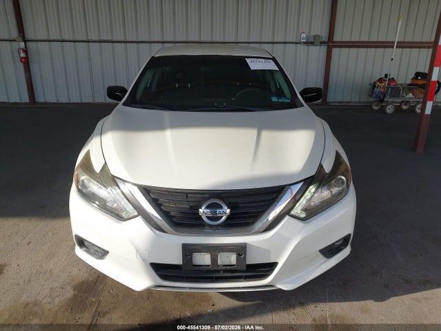 1N4AL3AP2HC214965 Nissan Altima 2.5 Sr
