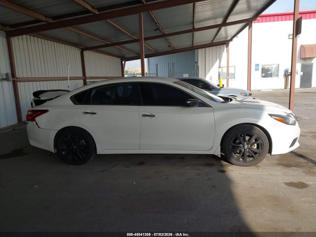1N4AL3AP2HC214965 Nissan Altima 2.5 Sr