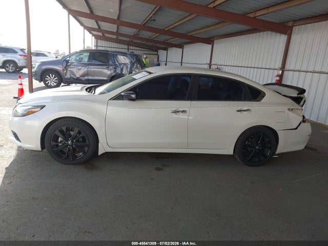 1N4AL3AP2HC214965 Nissan Altima 2.5 Sr