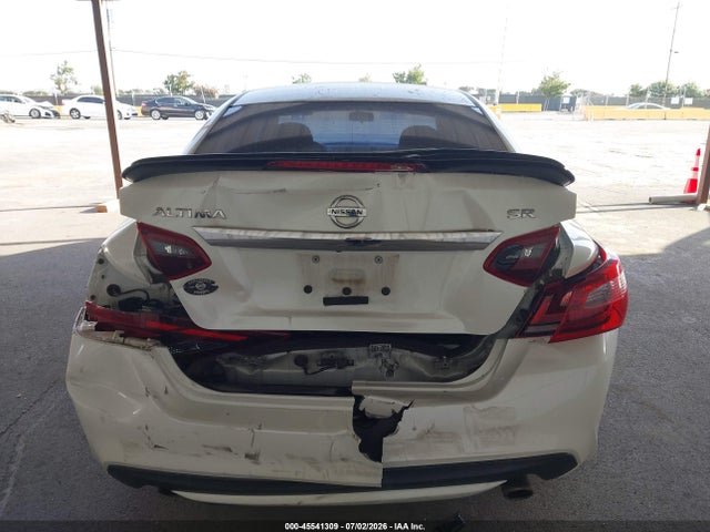 1N4AL3AP2HC214965 Nissan Altima 2.5 Sr