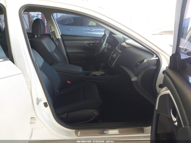 1N4AL3AP2HC214965 Nissan Altima 2.5 Sr
