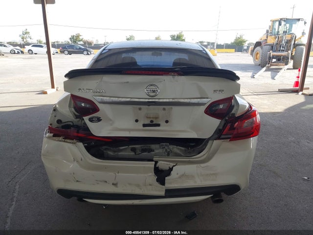 1N4AL3AP2HC214965 Nissan Altima 2.5 Sr