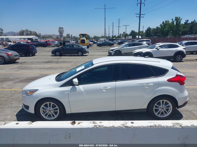 Ford FOCUS SE 2018 1FADP3K25JL328968 Image 14