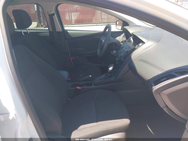 Ford FOCUS SE 2018 1FADP3K25JL328968 Image 5