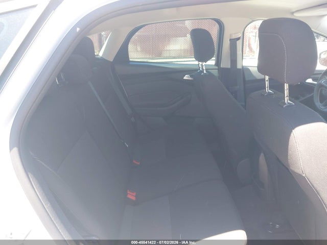 Ford FOCUS SE 2018 1FADP3K25JL328968 Image 8