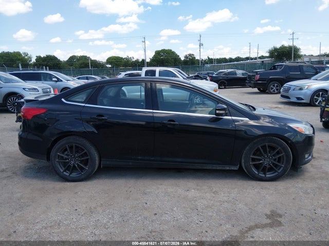 1FADP3J29HL295579 Ford Focus Titanium