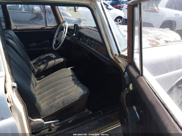 Aukcja sprzedaży 1961 Mercedes-benz C220, vin: 11101210018600, numer aukcji: 45541705