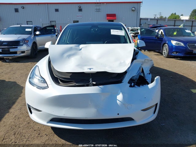 Продаж на аукціоні авто 2023 Tesla Model Y Awd/long Range Dual Motor All-wheel Drive, vin: 7SAYGDEE7PF592733, номер лоту: 45541739