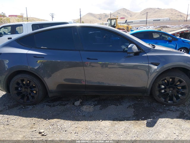 Продажа на аукционе авто 2023 Tesla Model Y Awd/long Range Dual Motor All-wheel Drive, vin: 7SAYGAEE3PF902486, номер лота: 45541823