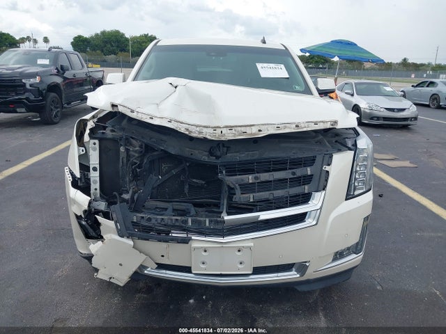 45541834 :رقم المزاد ، 1GYS4BKJ6FR232681 vin ، 2015 Cadillac Escalade Luxury مزاد بيع