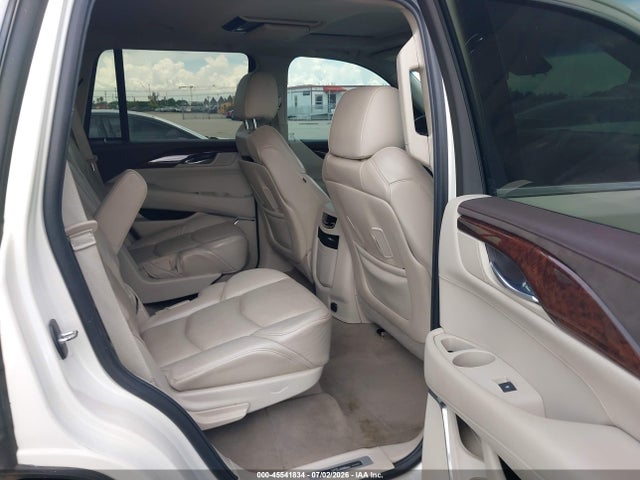45541834 :رقم المزاد ، 1GYS4BKJ6FR232681 vin ، 2015 Cadillac Escalade Luxury مزاد بيع