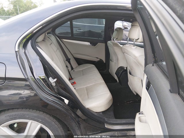 45542018 :رقم المزاد ، WDDGF8BB3AF468612 vin ، 2010 Mercedes-benz C 300 Luxury 4matic/sport 4matic مزاد بيع