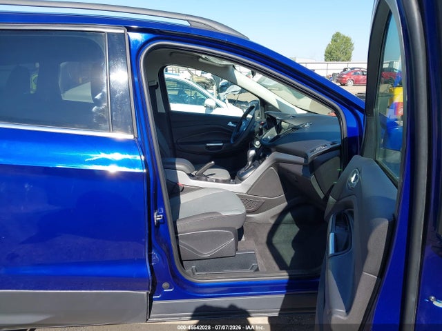 1FMCU9GX3FUB63683 Ford ESCAPE SE