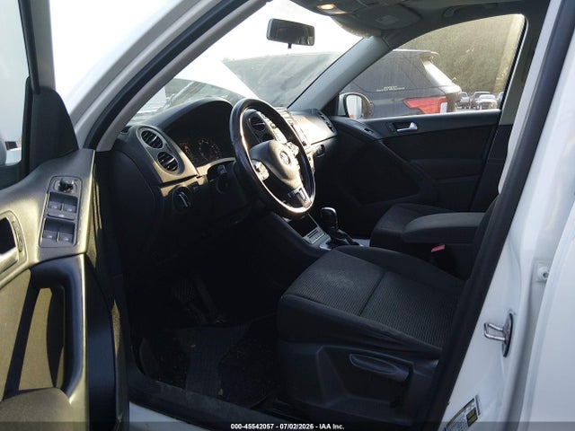 Продажа на аукционе авто 2015 Volkswagen Tiguan S, vin: WVGAV7AX8FW555676, номер лота: 45542057