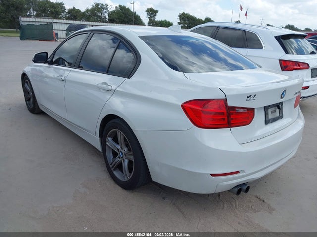 2015 Bmw 328i მანქანა იყიდება აუქციონზე, vin: WBA3A5C51FP605415, აუქციონის ნომერი: 45542104