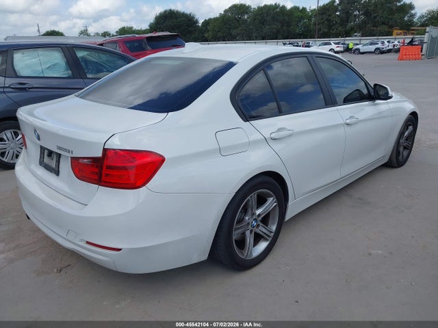 2015 Bmw 328i მანქანა იყიდება აუქციონზე, vin: WBA3A5C51FP605415, აუქციონის ნომერი: 45542104