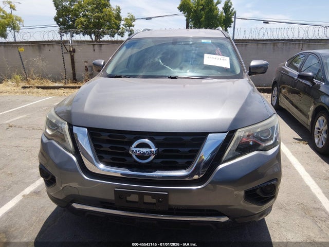 45542145 :رقم المزاد ، 5N1DR2MN7JC610661 vin ، 2018 Nissan Pathfinder S مزاد بيع