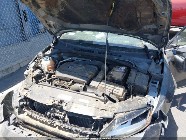 3VWL17AJ5HM212411 Volkswagen Jetta 1.8t Sel