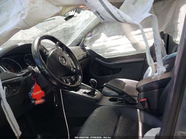 3VWL17AJ5HM212411 Volkswagen Jetta 1.8t Sel