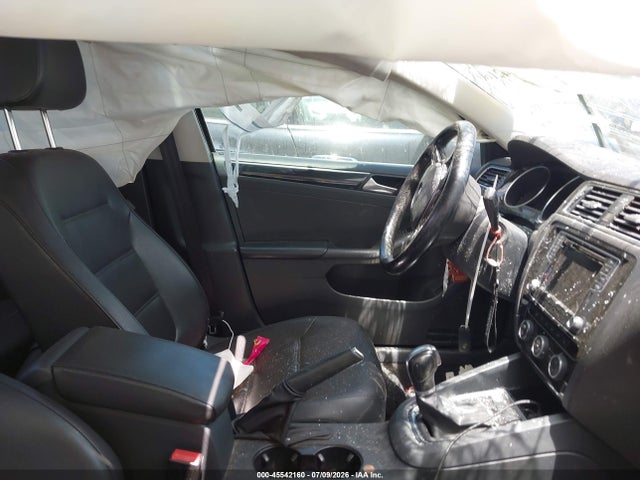 3VWL17AJ5HM212411 Volkswagen Jetta 1.8t Sel