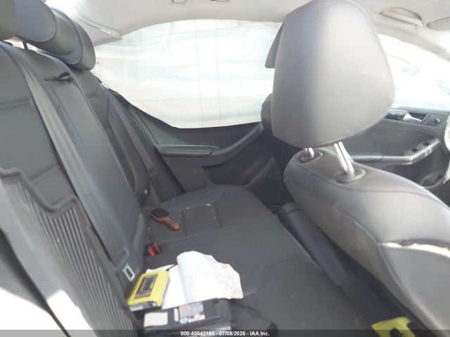 3VWL17AJ5HM212411 Volkswagen Jetta 1.8t Sel