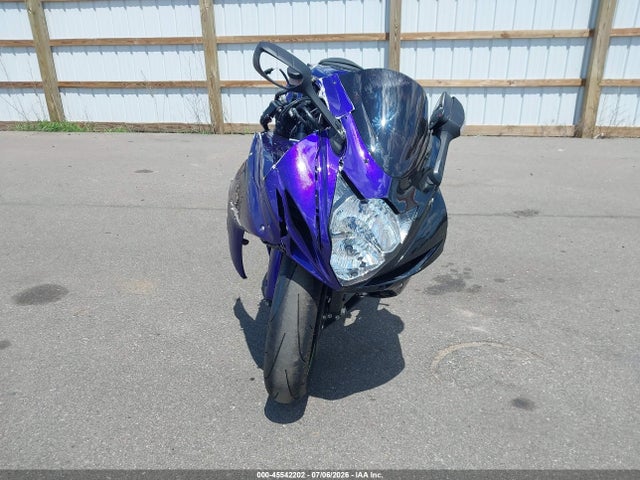Suzuki GSX-R600 2015 JS1GN7FA3F2101050 Image 5