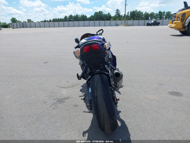 Suzuki GSX-R600 2015 JS1GN7FA3F2101050 Image 6