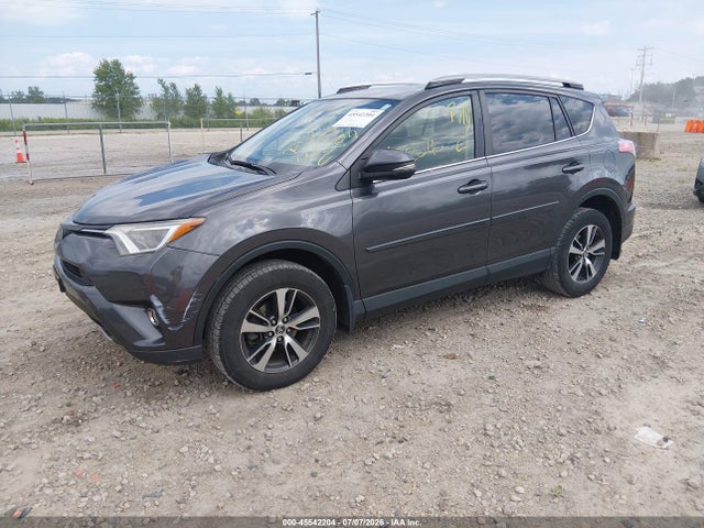 Toyota Rav4 Xle 2017 JTMRFREV2HJ147635 Image 2