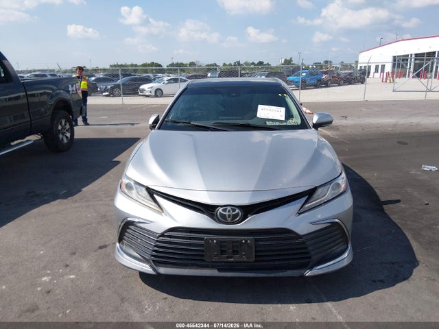 2021 Toyota Camry Xle Awd მანქანა იყიდება აუქციონზე, vin: 4T1F11BK6MU030710, აუქციონის ნომერი: 45542344