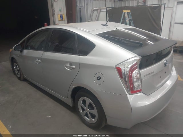 Toyota Prius Three 2014 JTDKN3DU5E1791703 Image 3