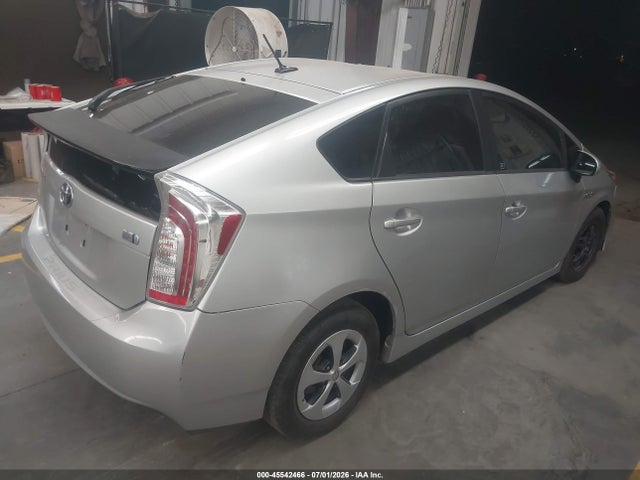 Toyota Prius Three 2014 JTDKN3DU5E1791703 Image 4