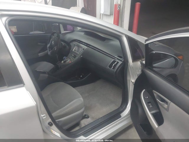 Toyota Prius Three 2014 JTDKN3DU5E1791703 Image 5