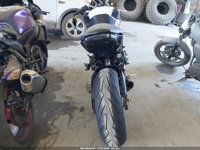 Yamaha FZ09 2014 JYARN33E0EA003897 Image 6