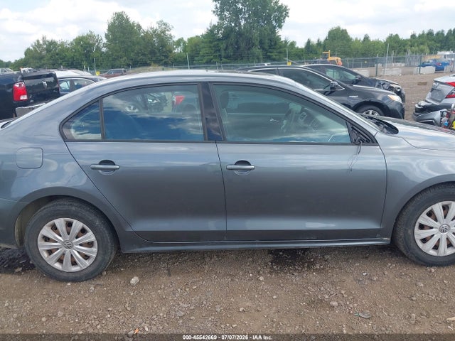 Продажа на аукционе авто 2013 Volkswagen Jetta 2.0l S, vin: 3VW2K7AJ8DM401556, номер лота: 45542669