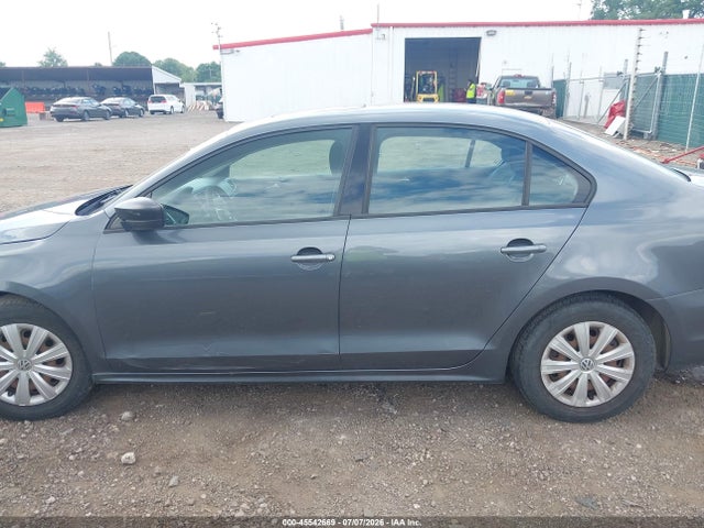 Продажа на аукционе авто 2013 Volkswagen Jetta 2.0l S, vin: 3VW2K7AJ8DM401556, номер лота: 45542669