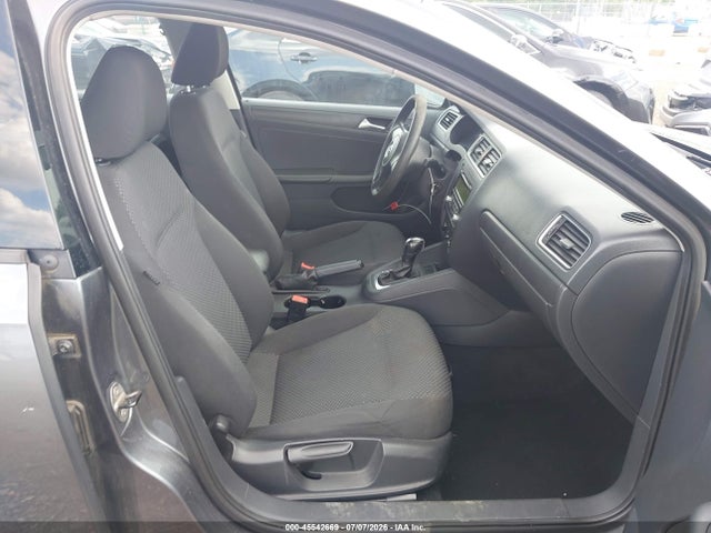 Продажа на аукционе авто 2013 Volkswagen Jetta 2.0l S, vin: 3VW2K7AJ8DM401556, номер лота: 45542669